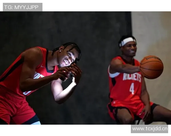 火箭队城市版球衣定妆照拍摄活动邀请季票持有者参与互动盛宴