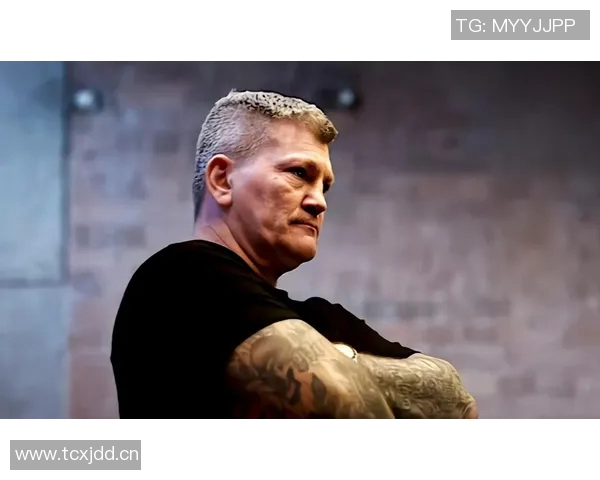 曼城致敬拳王哈顿今日齐聚曼彻斯特大教堂为他送行