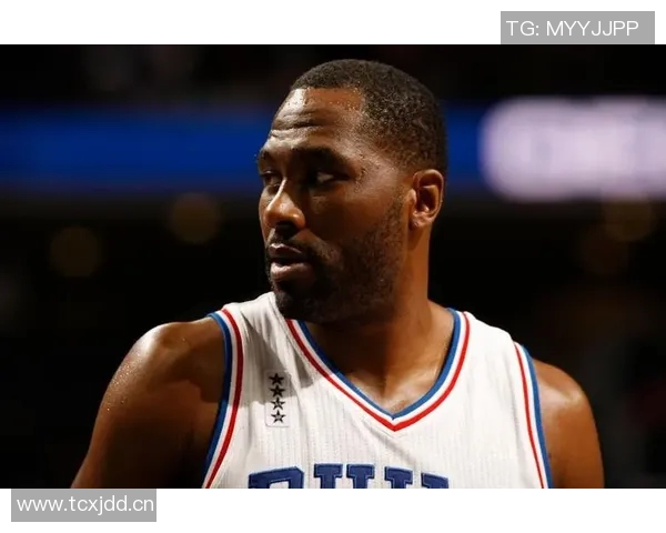 KD梦想演绎大佬角色与美女共舞并在镜头前展现枪法魅力