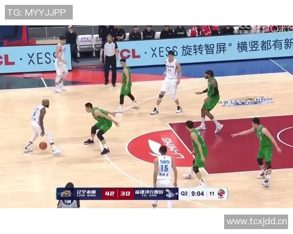 海兰德半场表现抢眼5投3中贡献12分1篮板2助攻1抢断助力全队