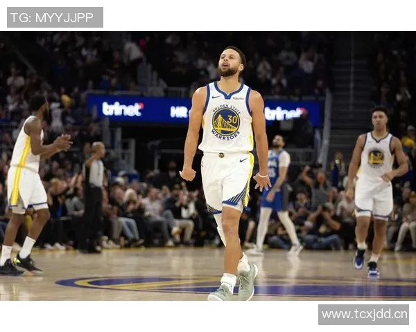 库里11月场均30分与52三分或成历史最老场均得分30后卫 库里11月场均30分与52三分或成历史最老场均得分30后卫