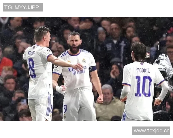 维尼修斯在伯纳乌主场再度获胜状态回暖期待持续表现出色