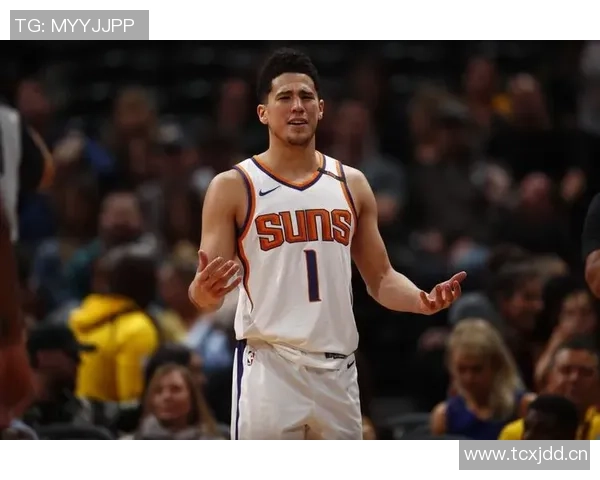 布克赞邓恩今夏训练刻苦展现更强侵略性状态提升显著 布克赞邓恩今夏训练刻苦展现更强侵略性状态提升显著